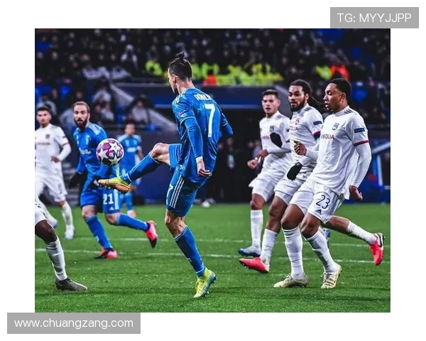 达尼洛转型成功，右路与中卫切换增强球队防线实力分析